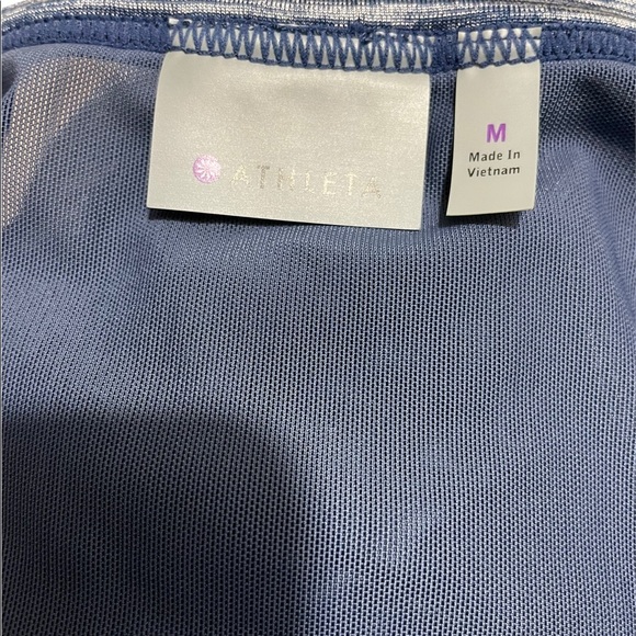 Athleta Womens athletic split side mesh back short sleeve top size medium - Picture 13 of 13